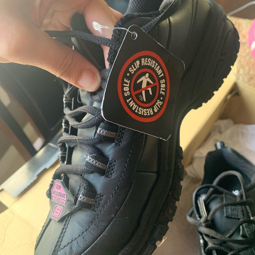 Sketchers Slip Resistant Shoes size 9